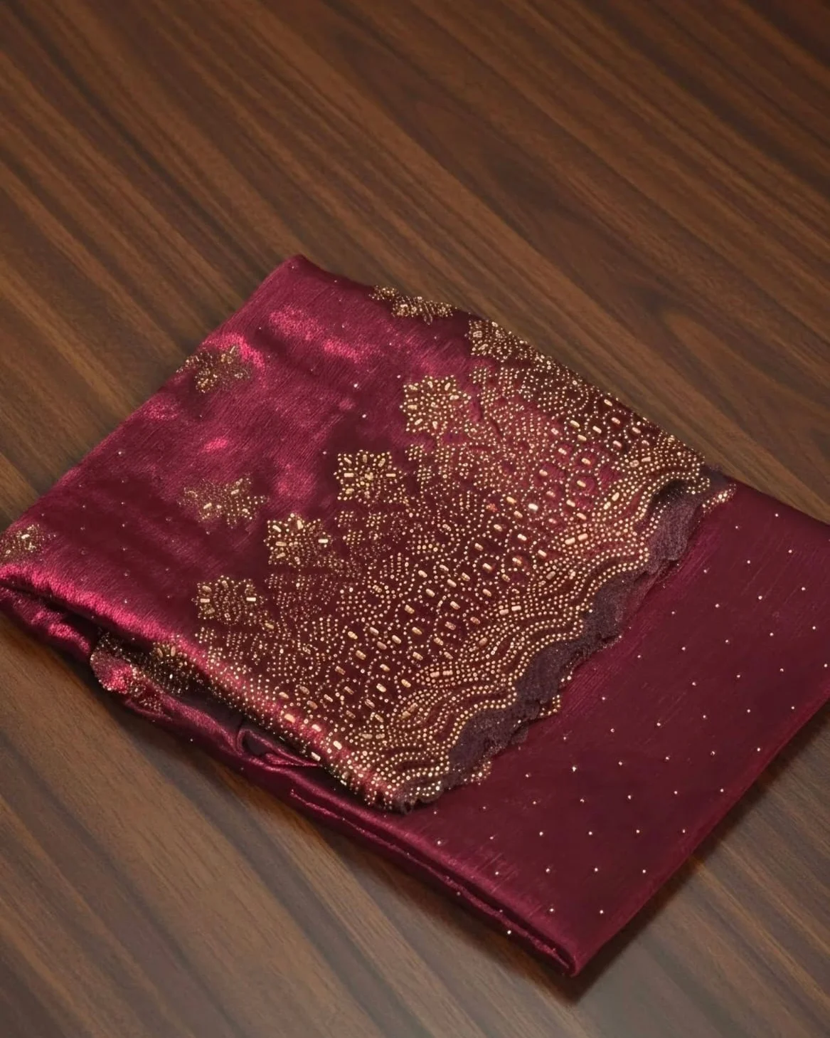 জিমি চু কাপড়ের স্টোন ওয়ার্ক শাড়ি 